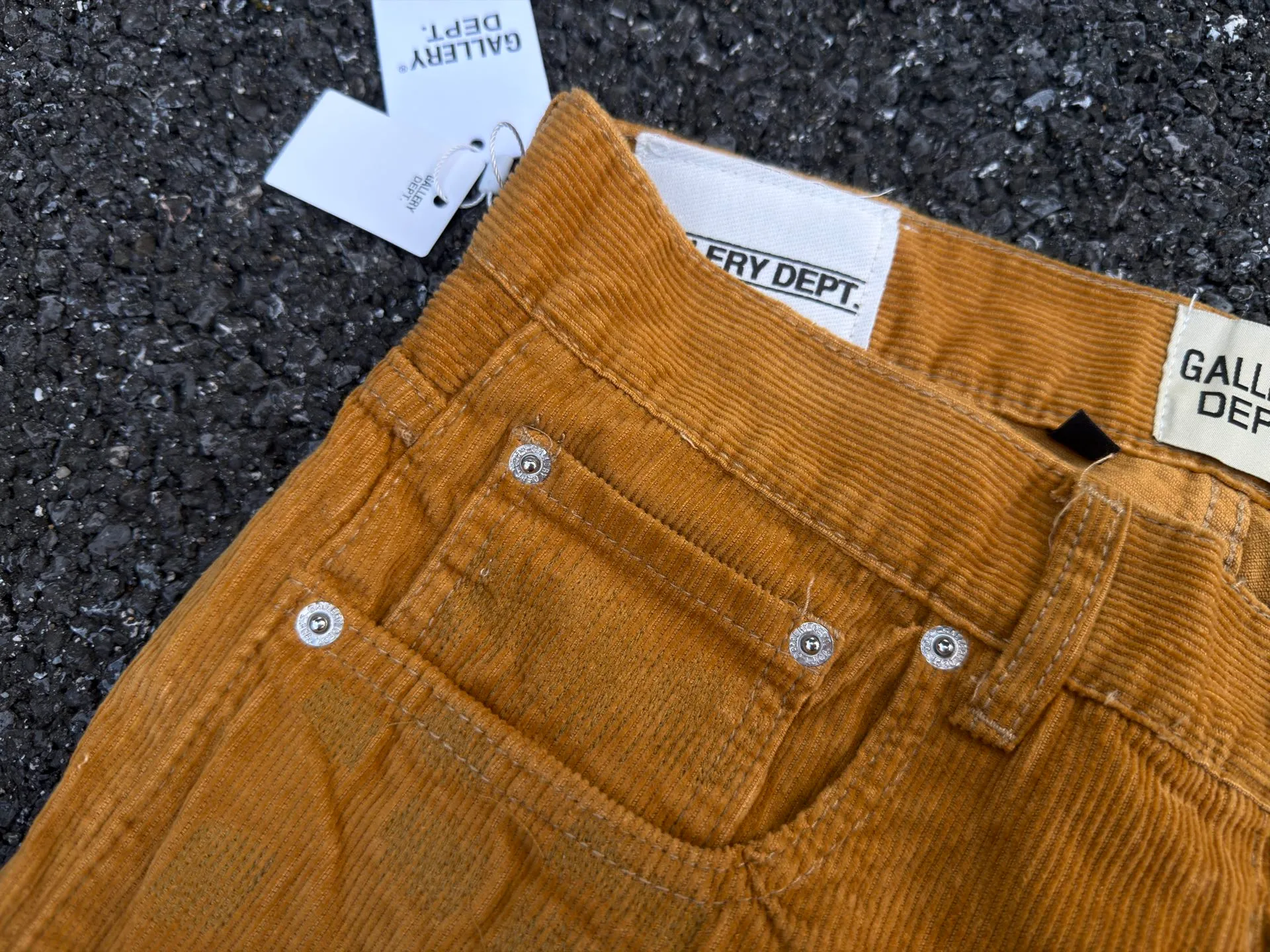 P240💰G03 GALLERY DEPT khaki corduroy embroidered bootcut jeans trousers Code number: 28 30 32 34 36